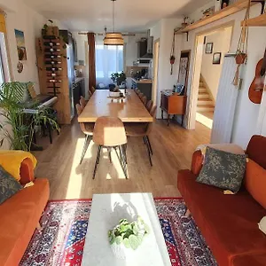 Surfhouse, L'oyat Hostel
